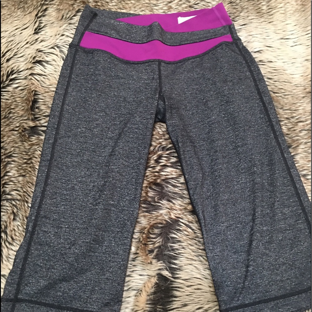 Lululemon Astro Wunder Under Crop Capri 1/2 knee wide leg!